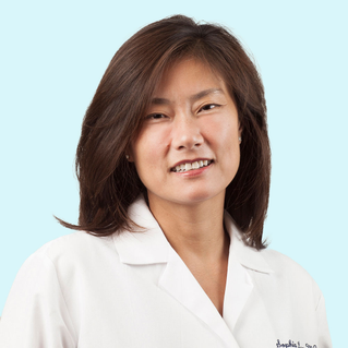 Portrait of Sophia Lee, MD