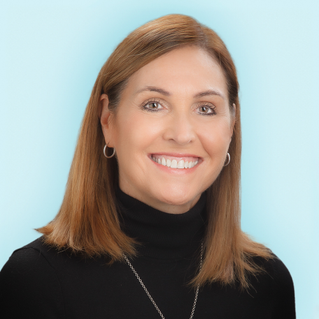 Portrait of Evelyn Lindsay-Santi, FNP