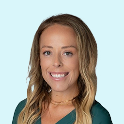 Portrait of Tara Bledsoe, FNP