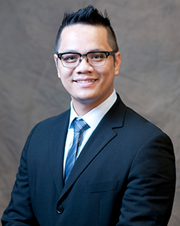 Portrait of Quan Dau, MD